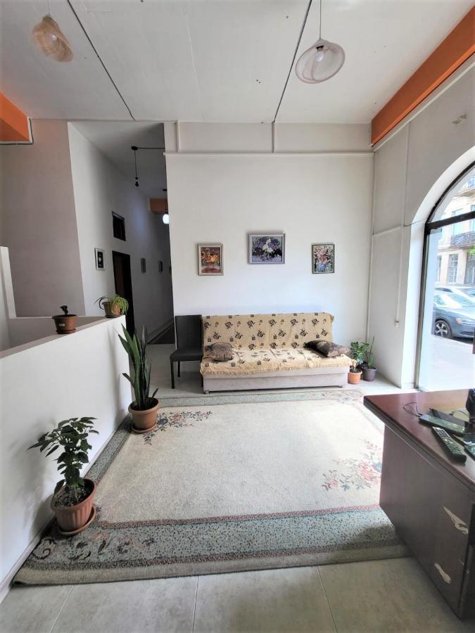 Hostel Near The Square Тбилиси Екстериор снимка