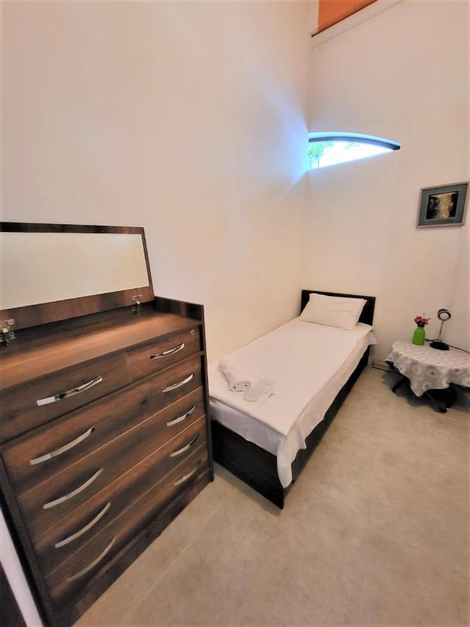 Hostel Near The Square Тбилиси Екстериор снимка
