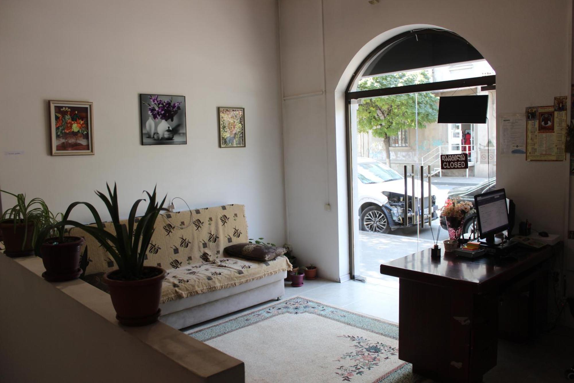 Hostel Near The Square Тбилиси Екстериор снимка