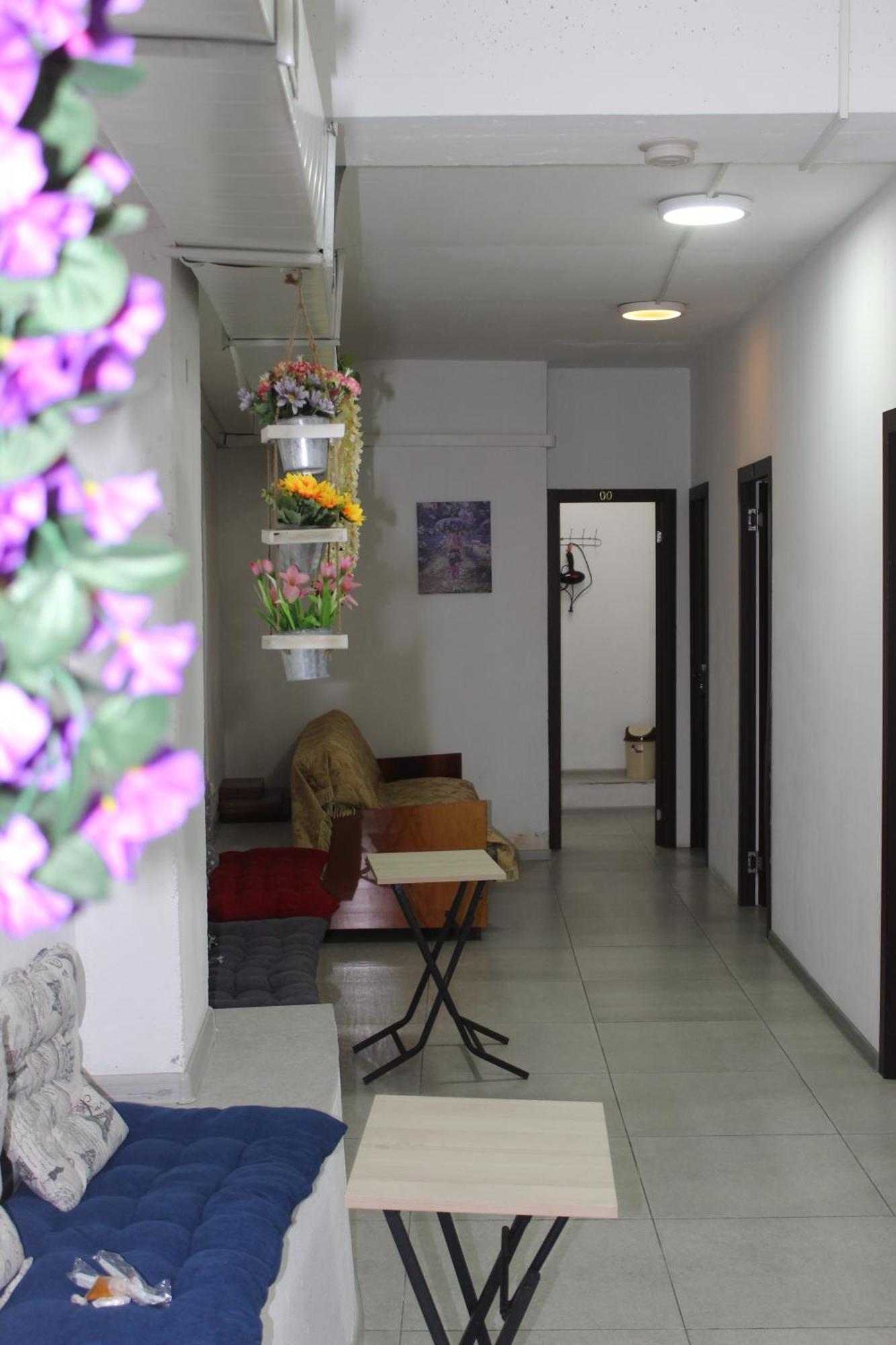 Hostel Near The Square Тбилиси Екстериор снимка