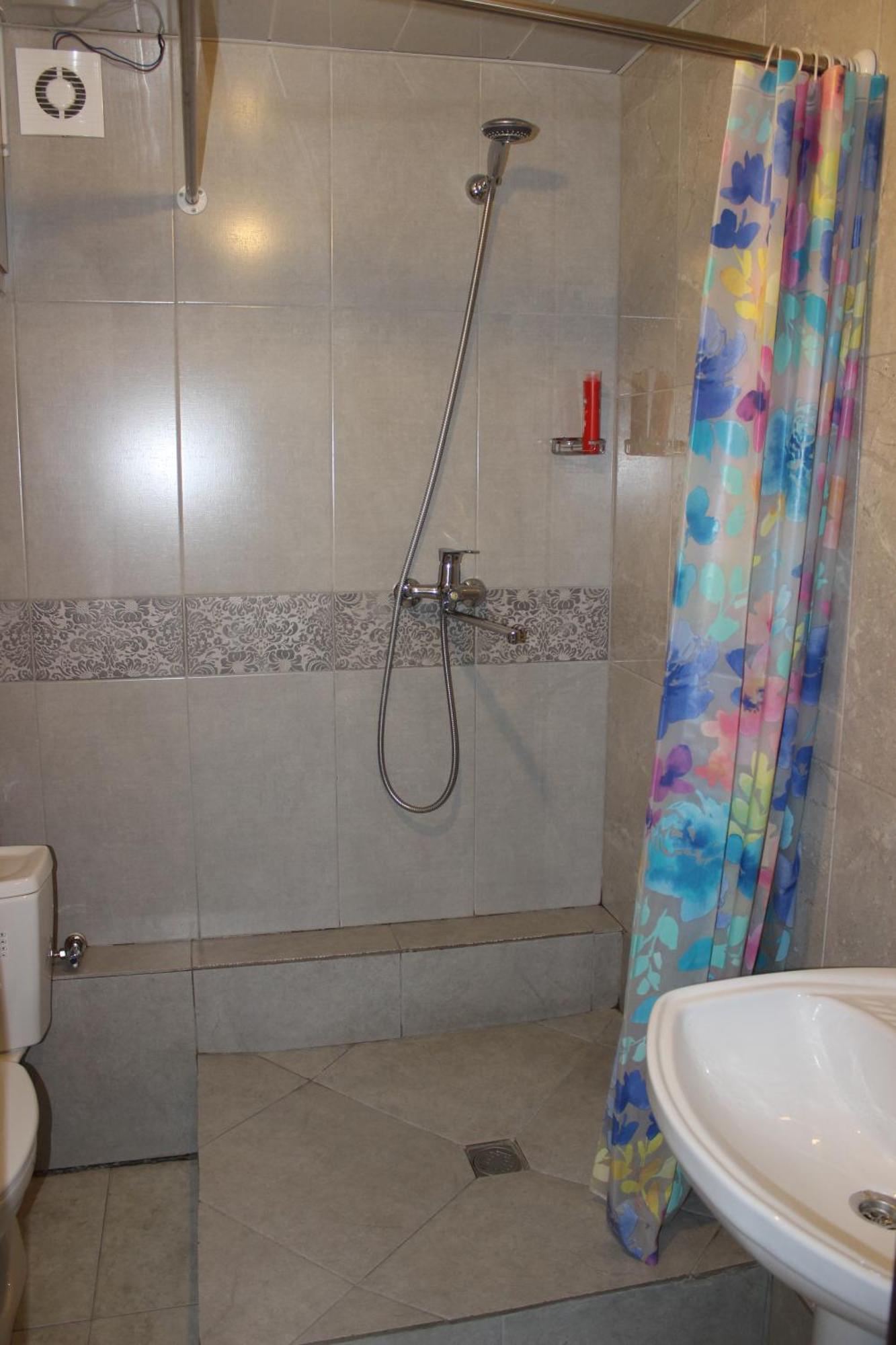 Hostel Near The Square Тбилиси Екстериор снимка
