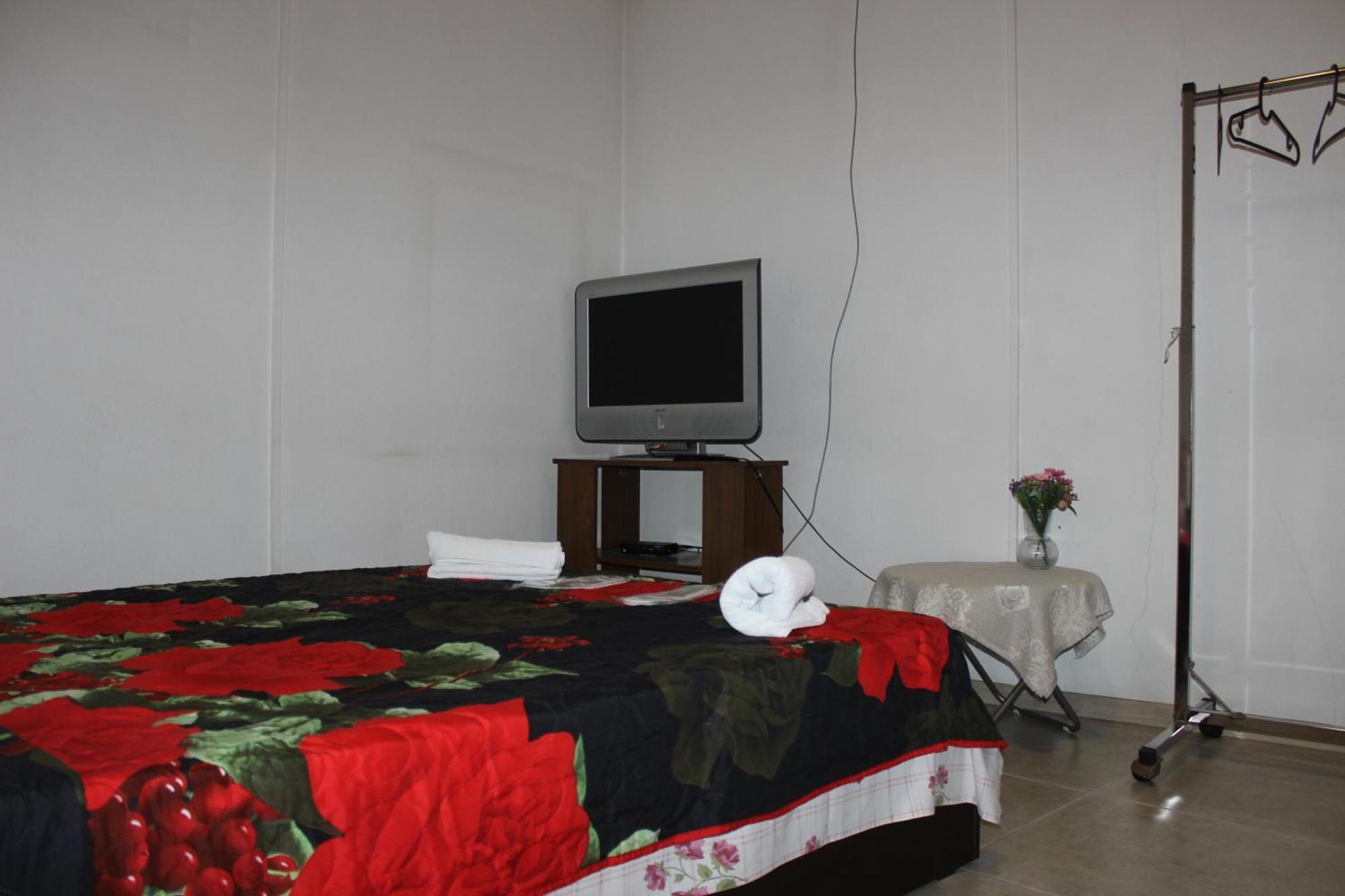 Hostel Near The Square Тбилиси Екстериор снимка