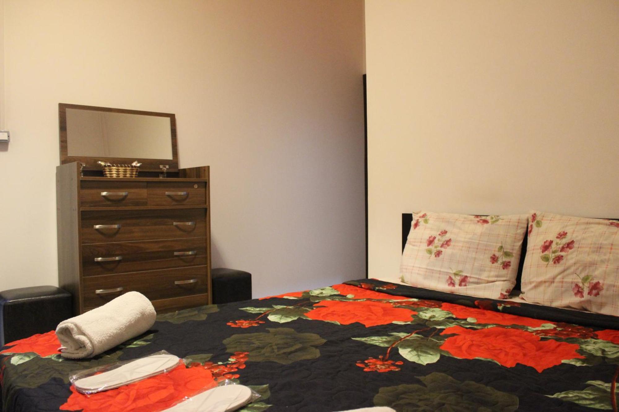Hostel Near The Square Тбилиси Екстериор снимка