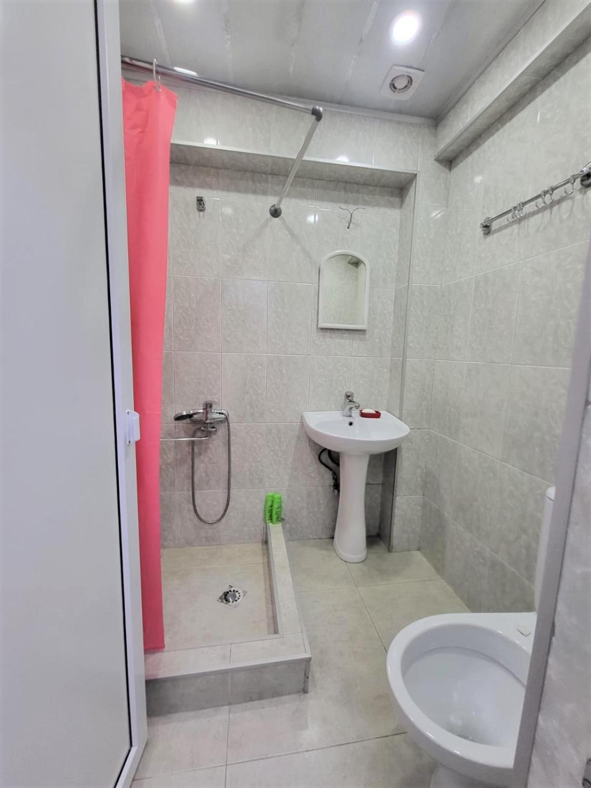 Hostel Near The Square Тбилиси Екстериор снимка