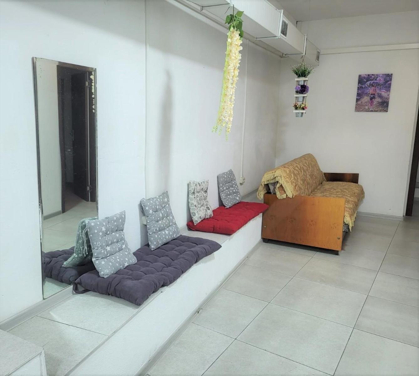 Hostel Near The Square Тбилиси Екстериор снимка