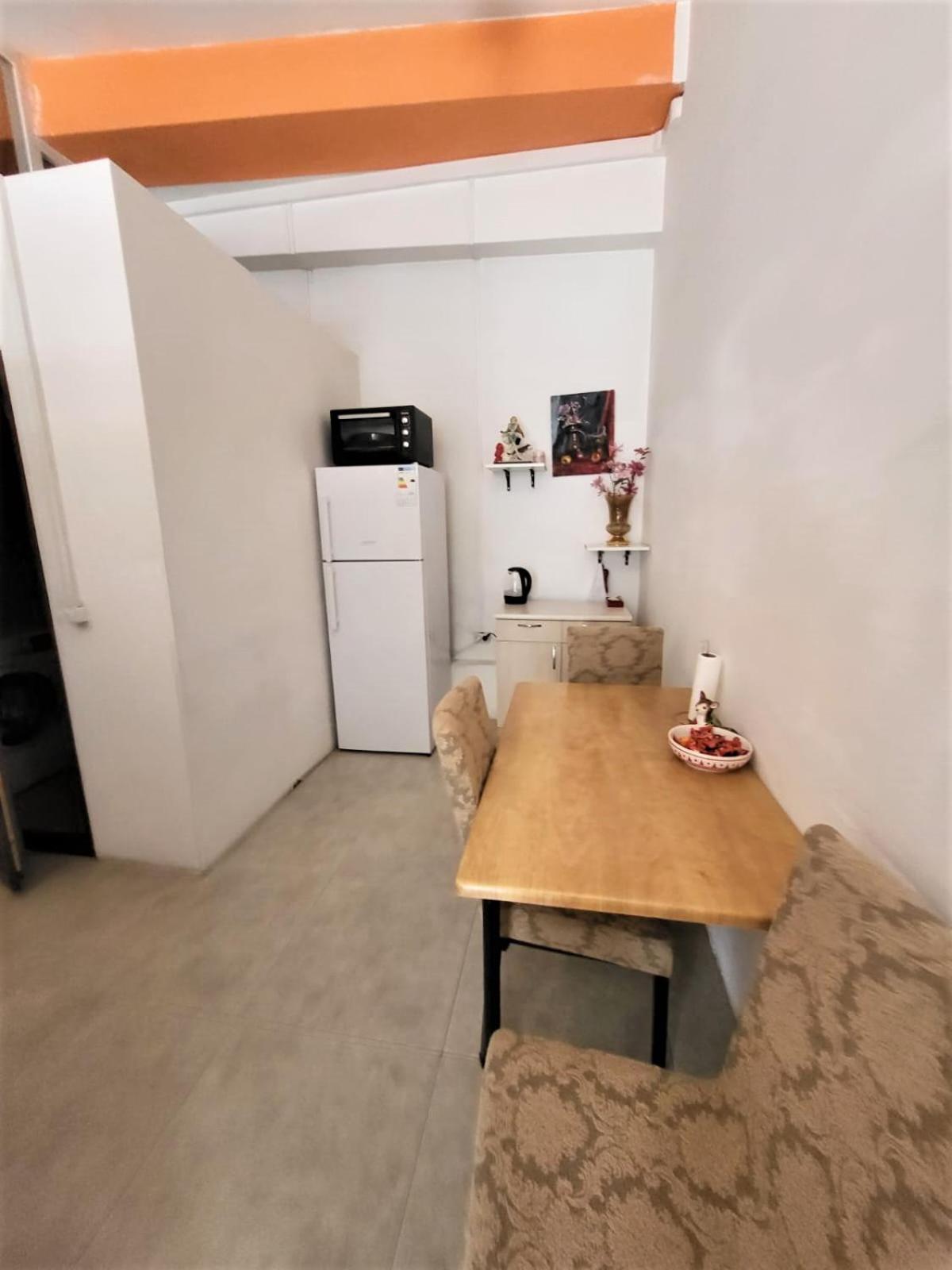Hostel Near The Square Тбилиси Екстериор снимка
