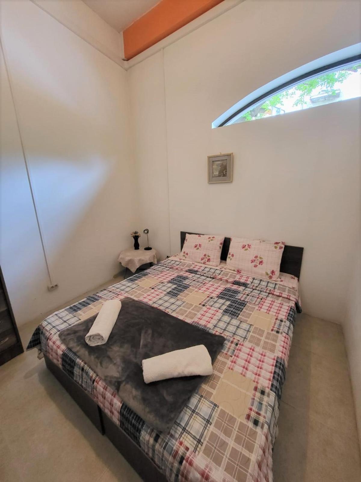 Hostel Near The Square Тбилиси Екстериор снимка