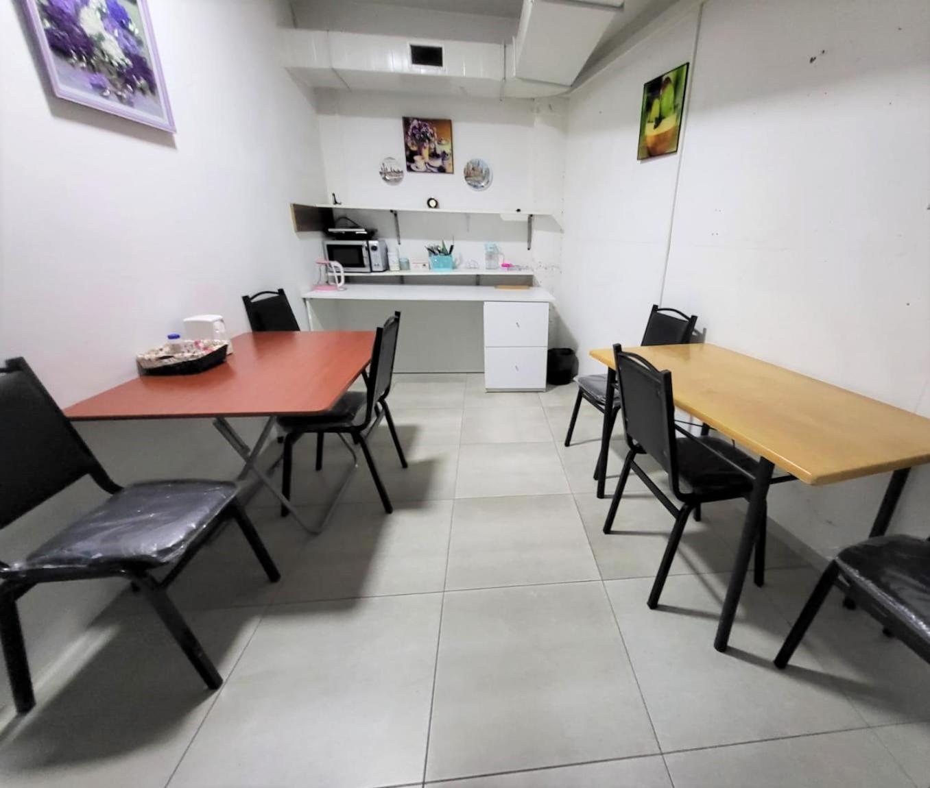 Hostel Near The Square Тбилиси Екстериор снимка