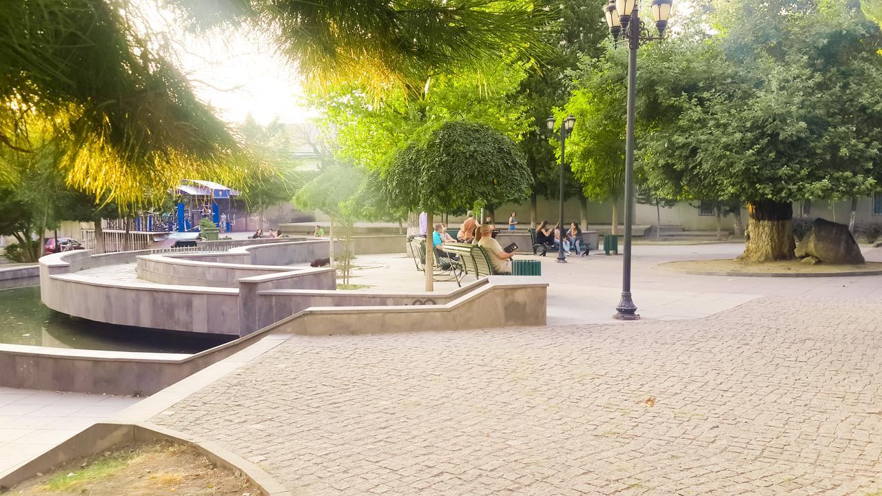 Hostel Near The Square Тбилиси Екстериор снимка