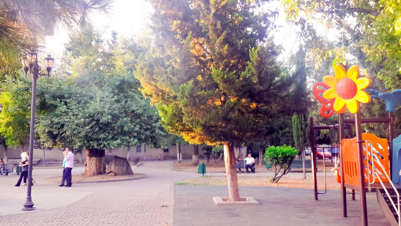 Hostel Near The Square Тбилиси Екстериор снимка