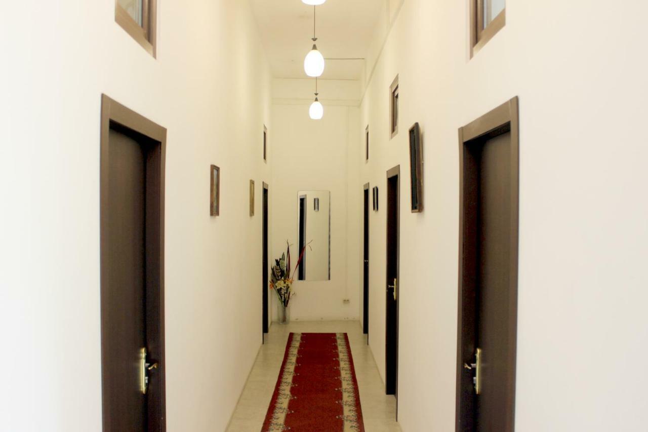 Hostel Near The Square Тбилиси Екстериор снимка