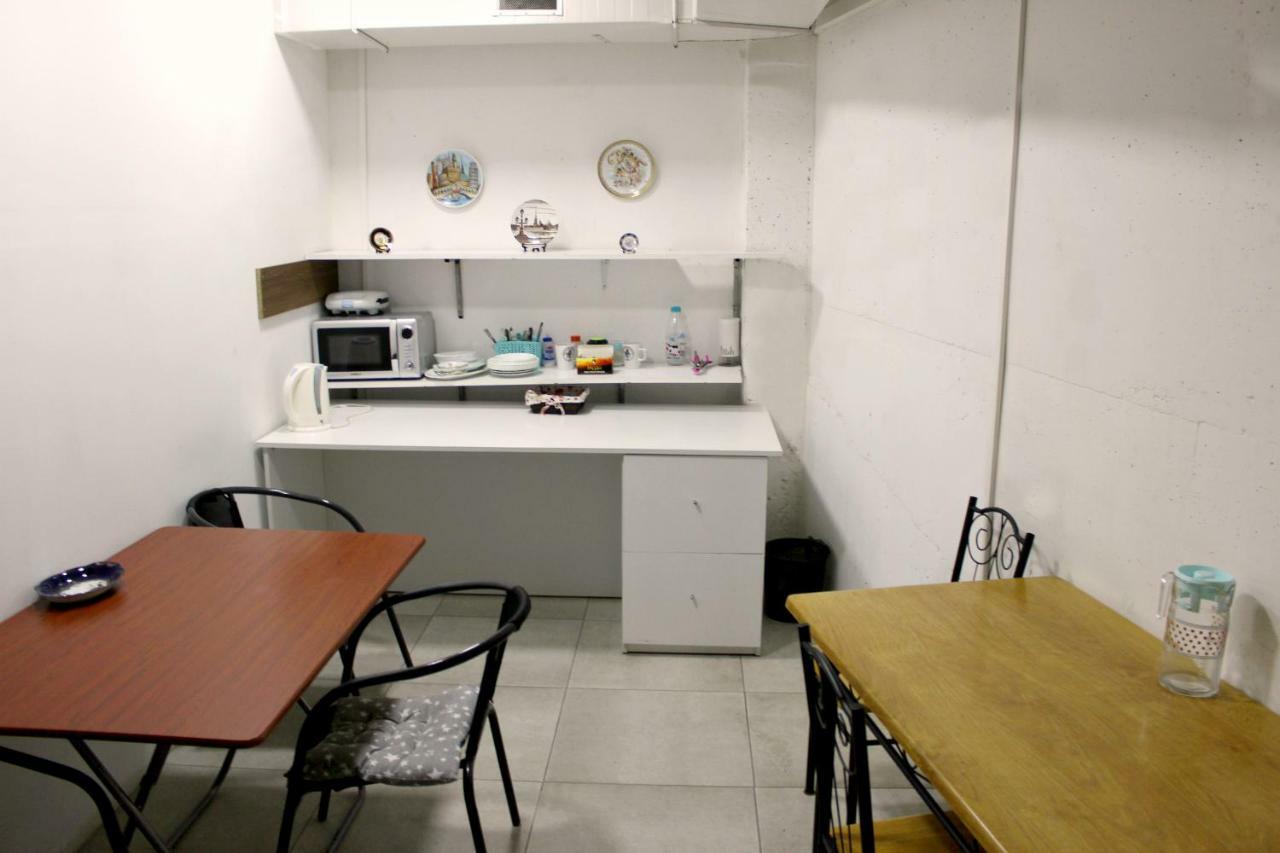 Hostel Near The Square Тбилиси Екстериор снимка